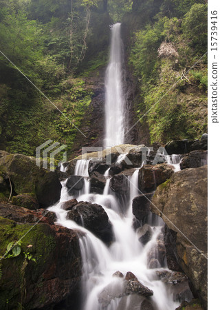 Yoro no Waterfall 15739416