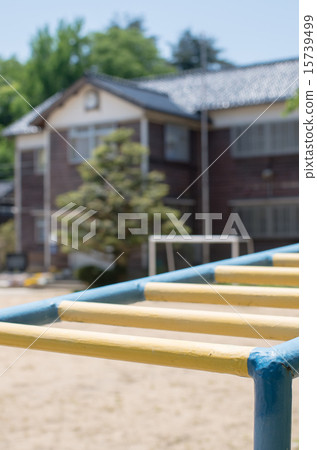 封閉式學校 15739499