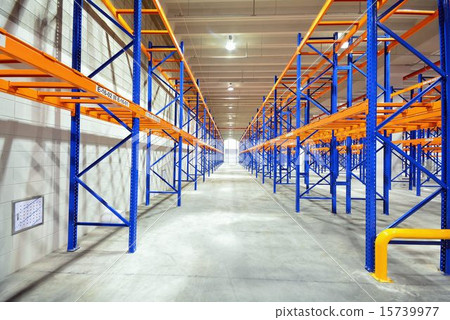 Logistics warehouse · Image of shelf before loading 15739977
