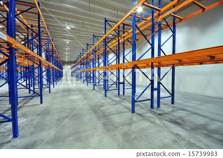 Logistics warehouse · Image of shelf before loading 15739983