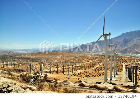 加州棕櫚泉附近沒有風力發電標誌 15740194
