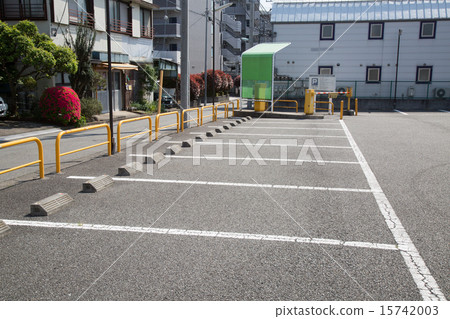  Parking Lot 15742003