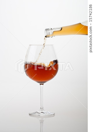 Wine Pour 15742186