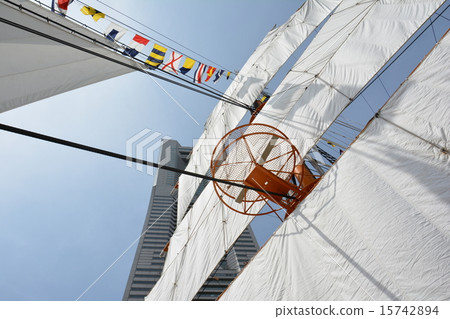 Yokohama Landmark Tower和Nippon Maru 15742894