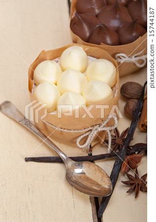 chocolate vanilla and spices cream cake dessert chocolate vanilla and spices cream cake dessert 15744187