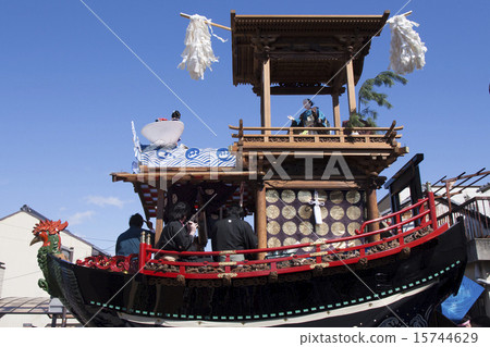 Kamikuri doll of boat-shaped floats and Taro Urashima 15744629