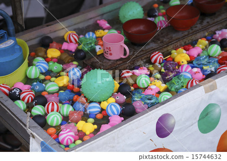 Stall toy scoop 15744632