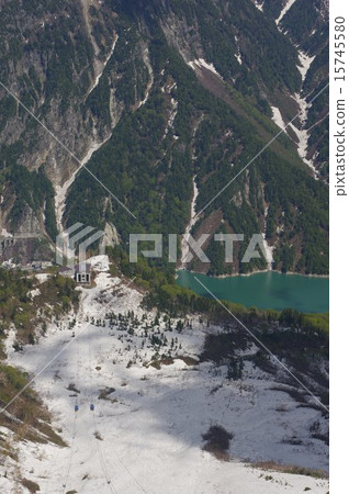Tateyama Kurobe alpine route of residual snow Tateyama Ropeway Kurobaheiri Station · Kurobe Lake gyochōgata going around Tateyama Kurobe alpine route of residual snow Tateyama Ropeway Kurobaheiri Station · Kurobe Lake gyochōgata going around 15745580
