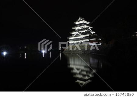 Shinshu國家珍寶馬塔莫羅斯城堡夜視圖 15745880