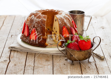 Rustic Style Bundt Cake 15746461