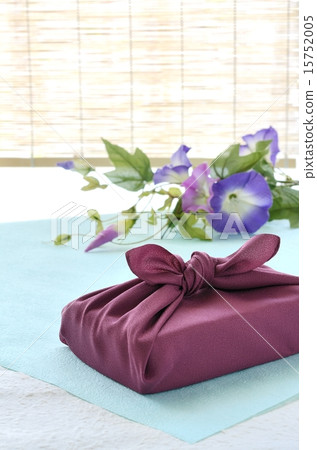 Gifts image Gifts image 15752005