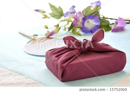 Gifts image Gifts image 15752008