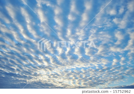 Clouds 15752962