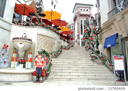 The streets of America Rodeo Drive 15760409