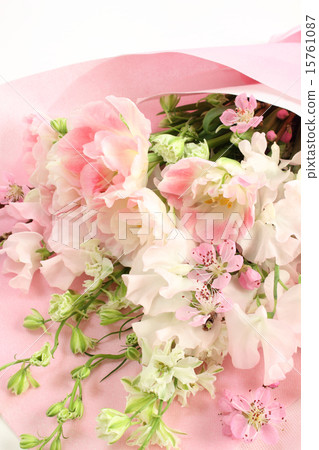 Bouquet of peach and tulip (vertical part) 15761087