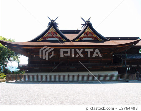 Kibitsu Shrine main hall and hall of worshipers (Okayama) 15764498