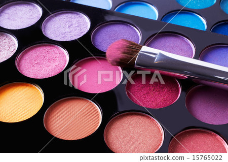COSMETIC Eye shadow and brush 15765022