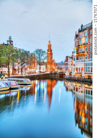 Overview of Amsterdam with Munttoren 15767071