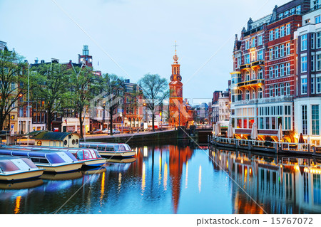 Overview of Amsterdam with Munttoren 15767072