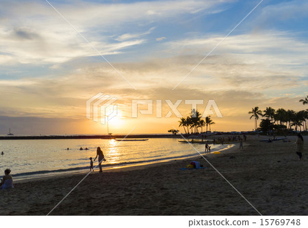 日落和海灘 15769748