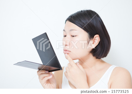 People beauty female young skin trouble Japanese beauty mirror cute beautiful refreshing People beauty female young skin trouble Japanese beauty mirror cute beautiful refreshing 15773525