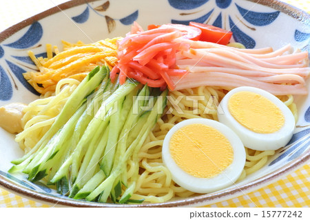 chilled Chinese noodles  15777242