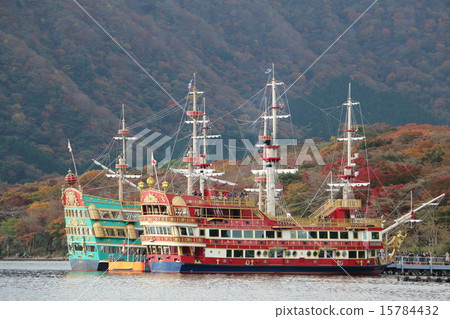 Sightseeing boat at Peachuindai Port of Hakone Ashinoko in autumn Sightseeing boat at Peachuindai Port of Hakone Ashinoko in autumn 15784432