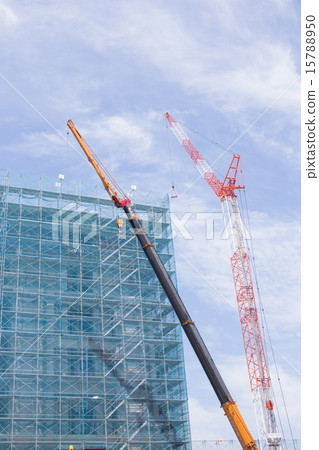 在建造場所的起重機汽車 15788950