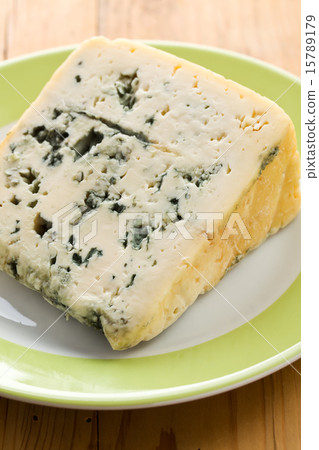 blue cheese on plate 15789179
