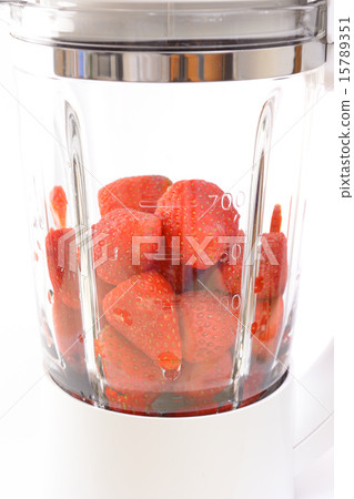 I will make delicious strawberry juice I will make delicious strawberry juice 15789351