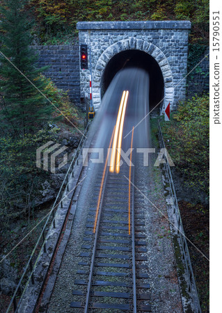 incoming train and long exposure 15790551