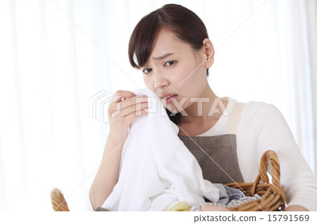 I smell indoors and smell laundry I smell indoors and smell laundry 15791569