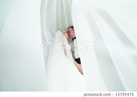 beautiful couple posing 15795478