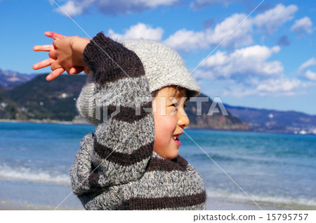 清爽的大海和孩子們 清爽的大海和孩子們 15795757