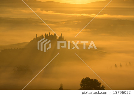 Golden light of Orcia valley Golden light of Orcia valley 15796032