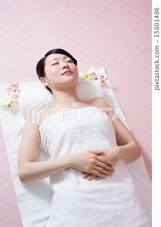 Female esthetic 15801486