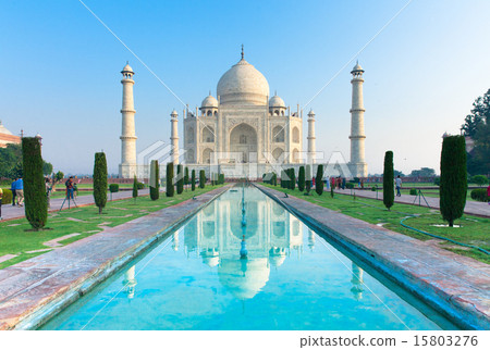 The morning view of Taj Mahal, India 15803276