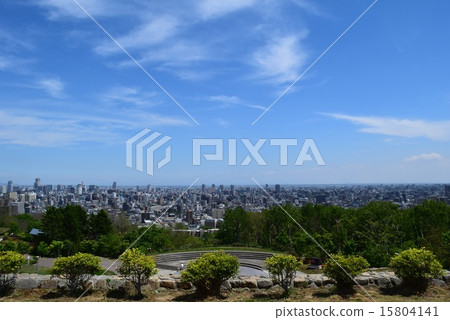 從Asahiyama紀念公園看的札幌市地平線 15804141