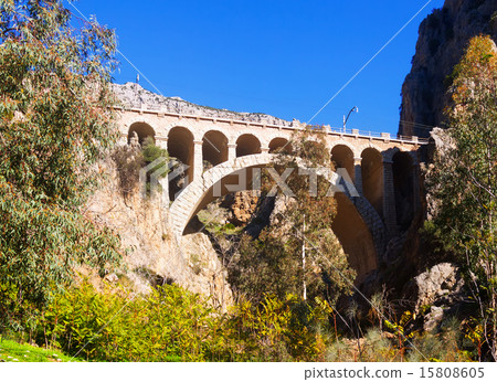 Railway bridge 15808605