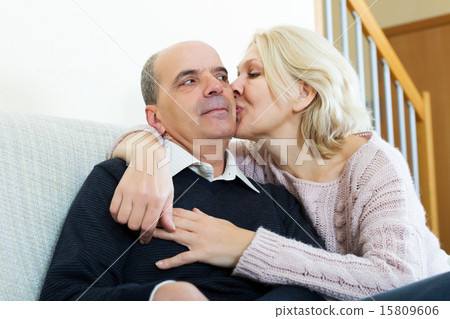 Portrait of loving mature spouses 15809606
