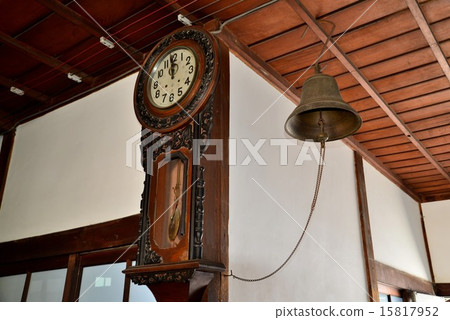 Old wall clock and bell (Kuze Maniwa City, Okayama Prefecture) 15817952