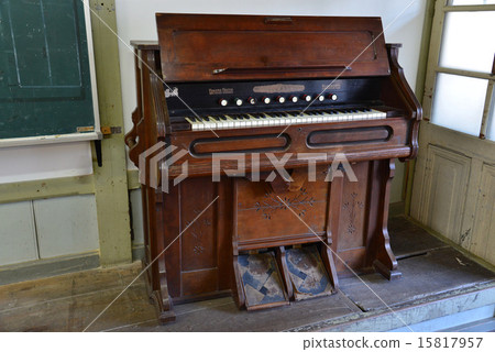 Nostalgia Organ (Okayama Prefecture Maniwa City Former Tokenko General Elementary School) Nostalgia Organ (Okayama Prefecture Maniwa City Former Tokenko General Elementary School) 15817957