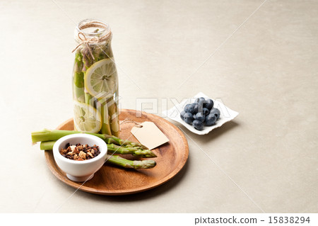 well-being Foods_pho130_075 15838294