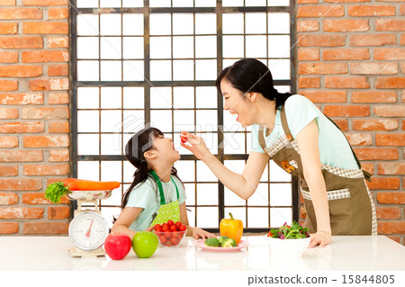 Mother & Daughter_pho133_166 Mother & Daughter_pho133_166 15844805
