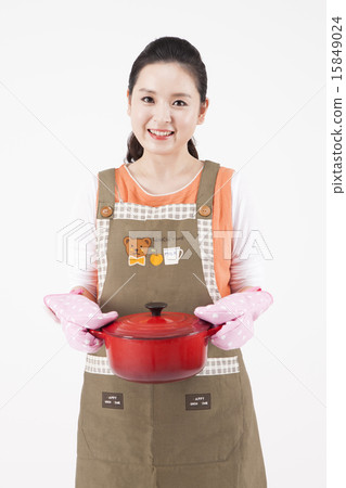 Housewife_126 15849024