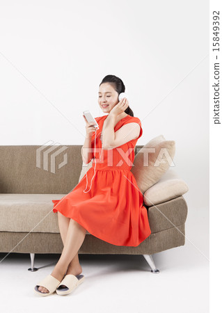 Housewife_228 Housewife_228 15849392