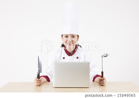 Housewife_218 Housewife_218 15849565