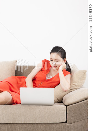 Housewife_224 Housewife_224 15849570