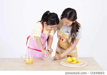 [PHO180] multicultural Family_119 15849663