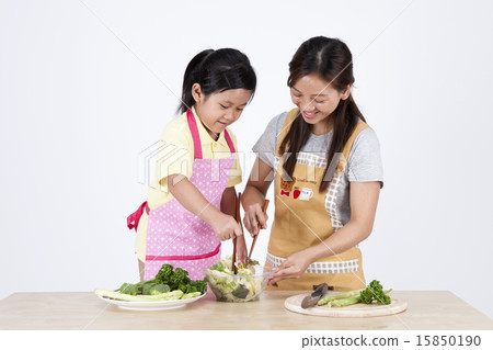 [PHO180] multicultural Family_145 15850190